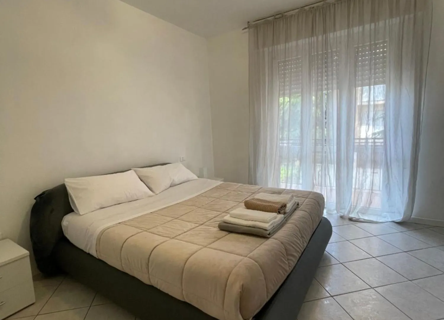 Flor Apartment Seriate 0*,